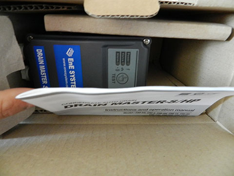 包装箱内的SR电子疏水阀DM15CA