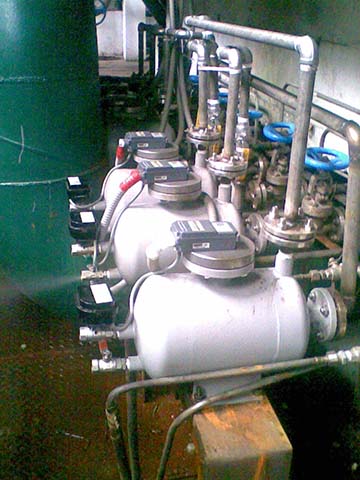 钢铁厂用的一组B型SR DRAINMASTER空压系统排水器