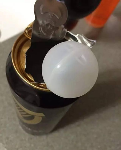 充氮装Guinness啤酒中的氮气小球