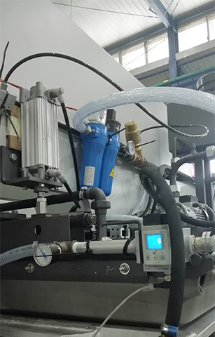 压缩空气过滤器和压缩空气精密过滤器后端配有气体加热器